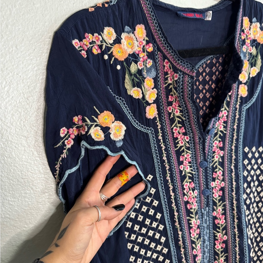 Johnny Was Moji Navy Floral Embroidered Short Sleeve Ruffle Tunic - Picture 3 of 9